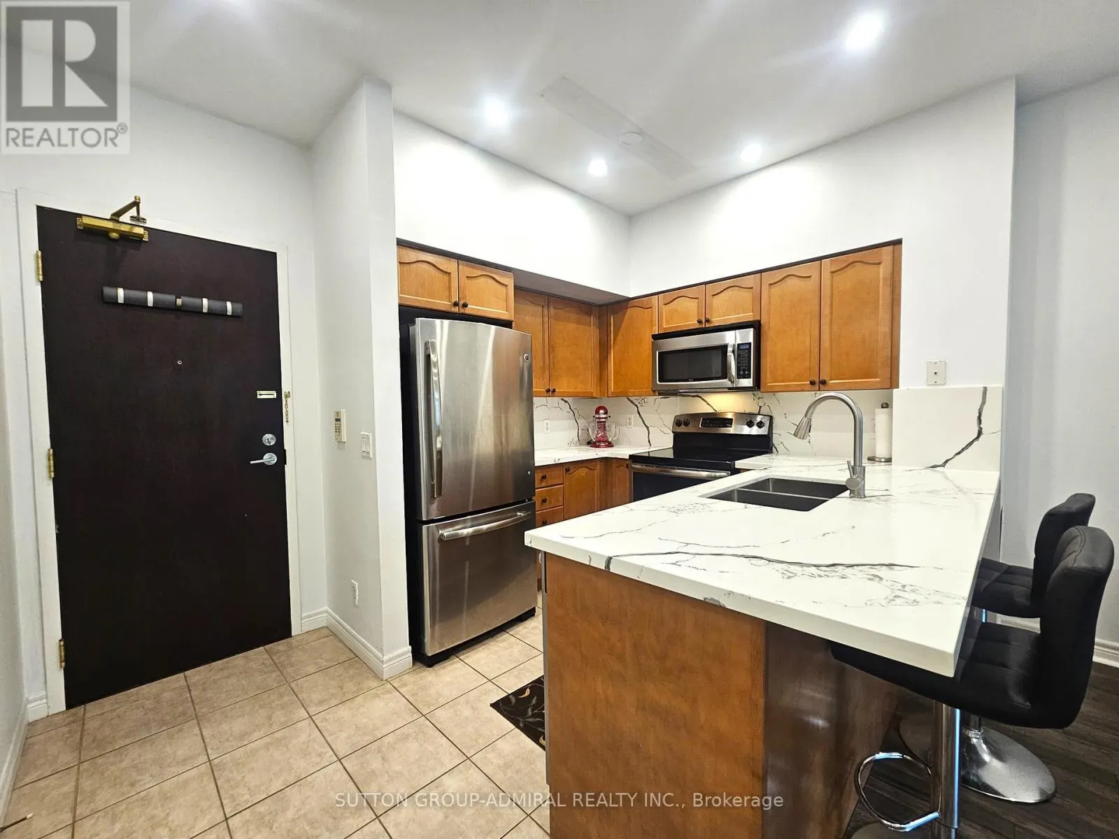 228 - 51 LOWER SIMCOE STREET
