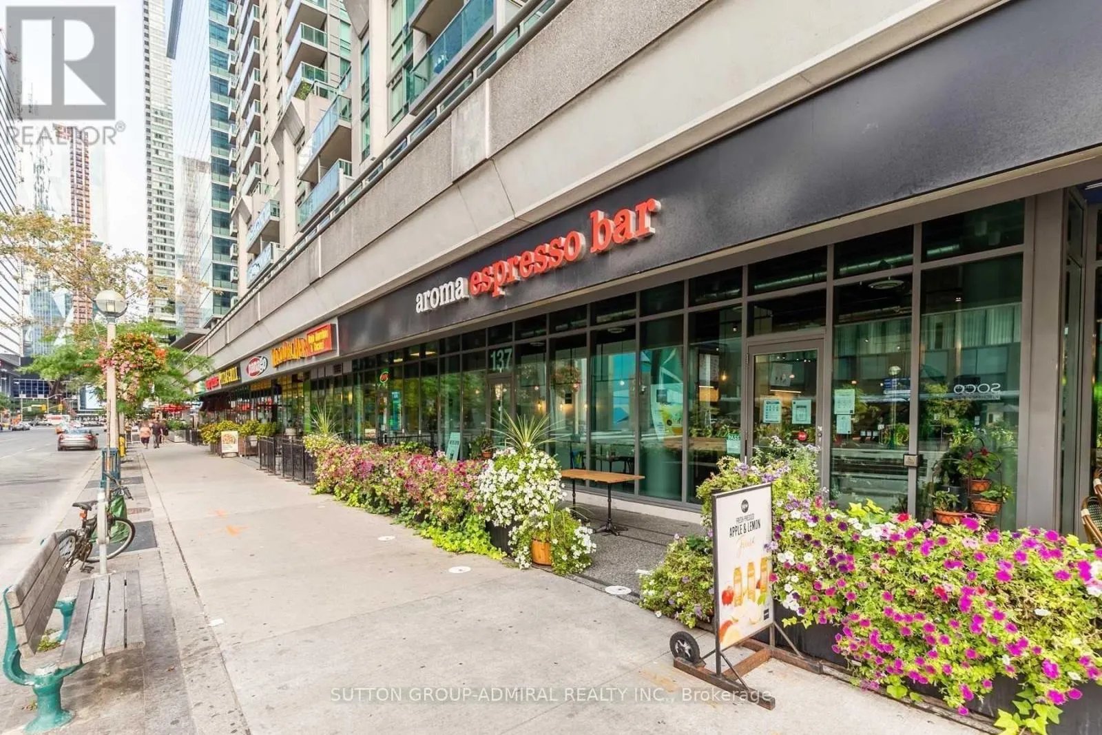 228 - 51 LOWER SIMCOE STREET