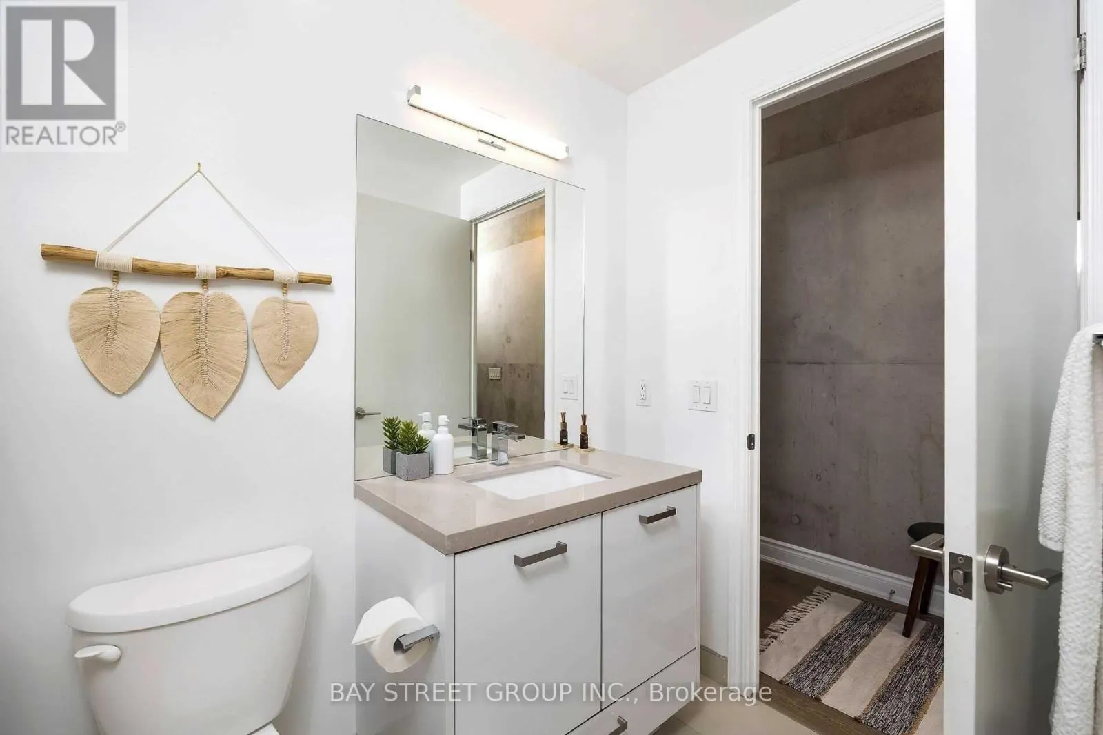 614 - 608 RICHMOND STREET W