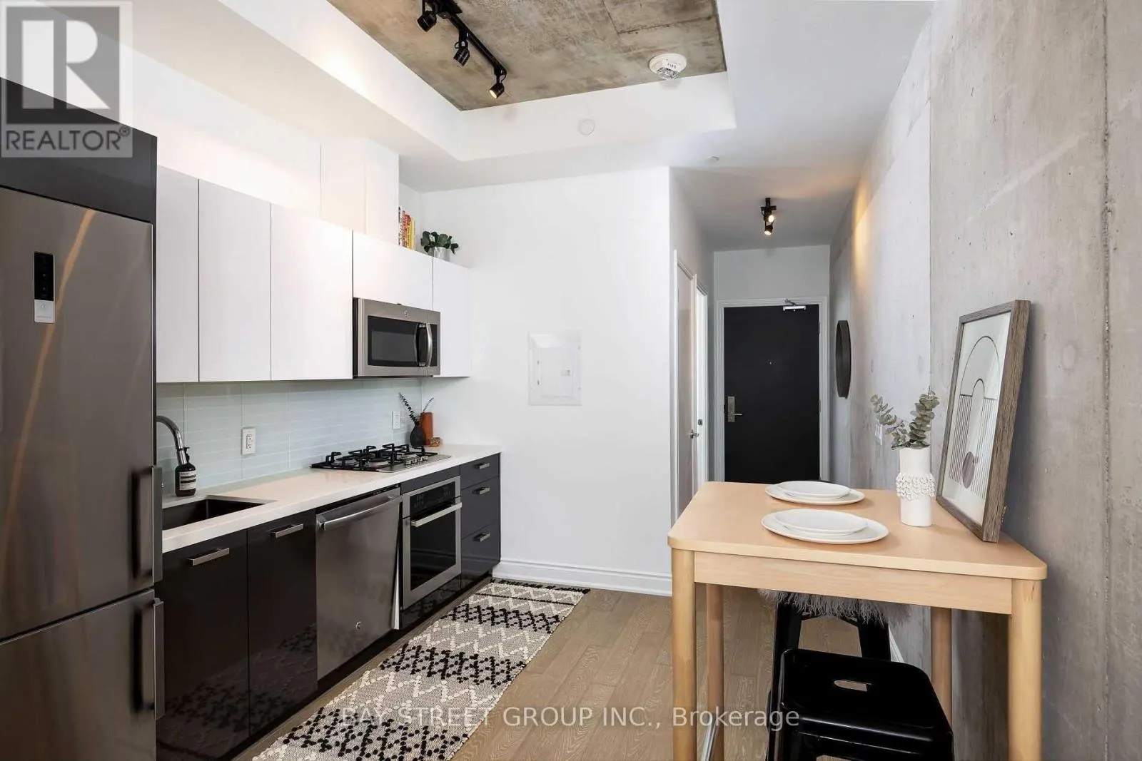 614 - 608 RICHMOND STREET W