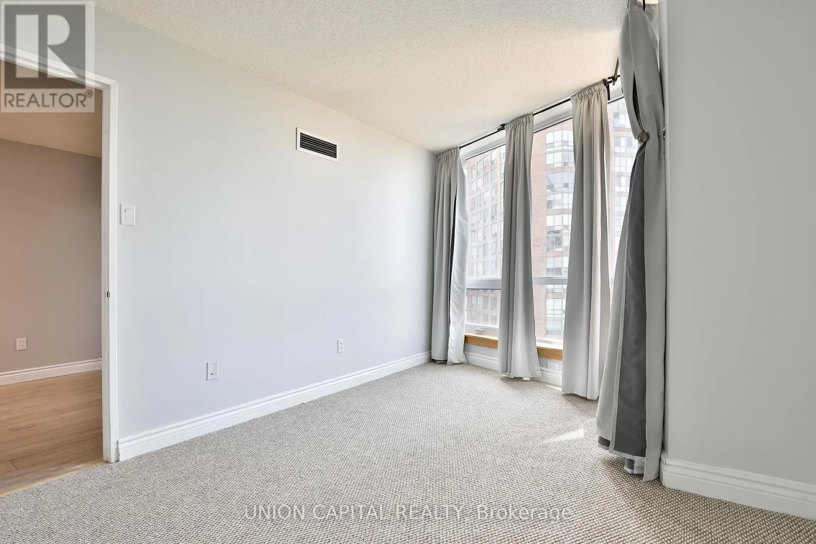 2209 - 1055 BAY STREET