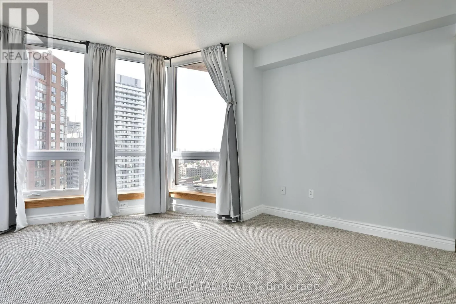 2209 - 1055 BAY STREET