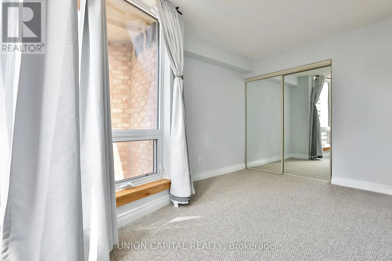 2209 - 1055 BAY STREET