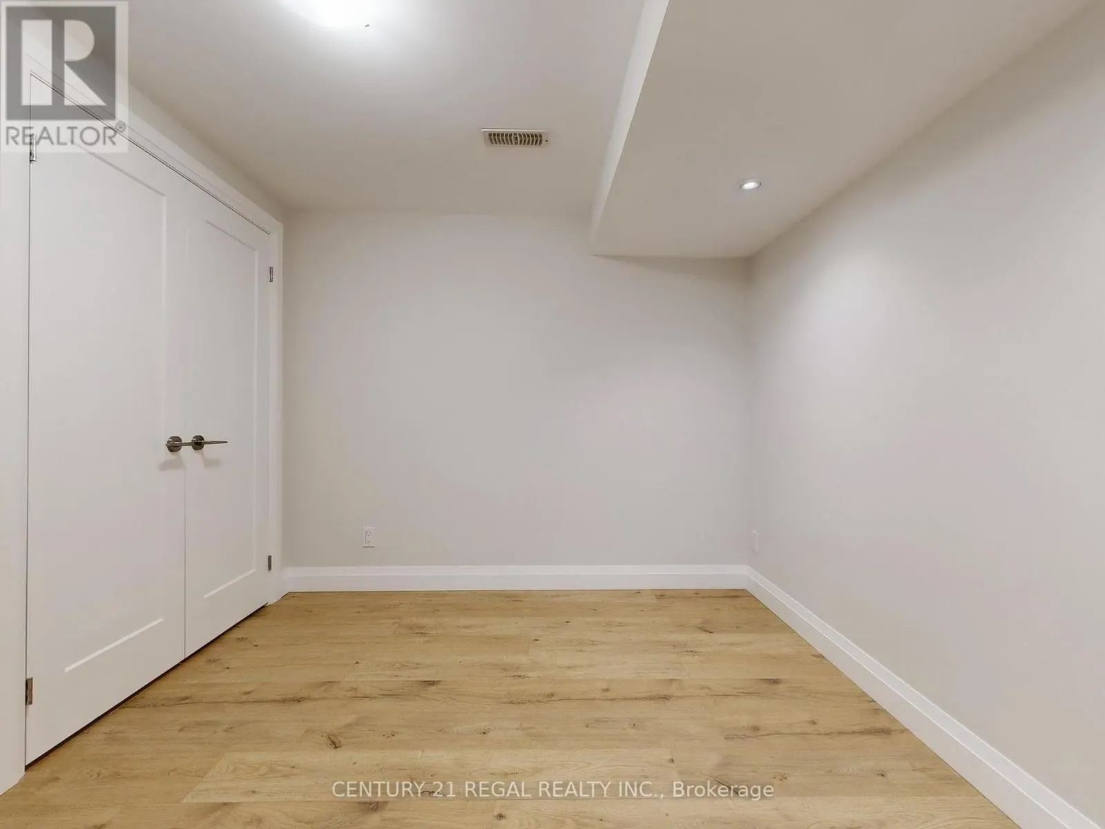 25 EVERMEDE DRIVE