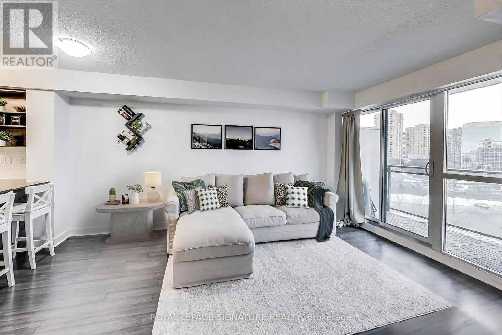 621 - 120 DALLIMORE CIRCLE