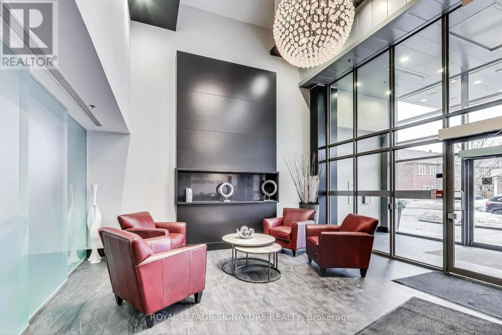 621 - 120 DALLIMORE CIRCLE