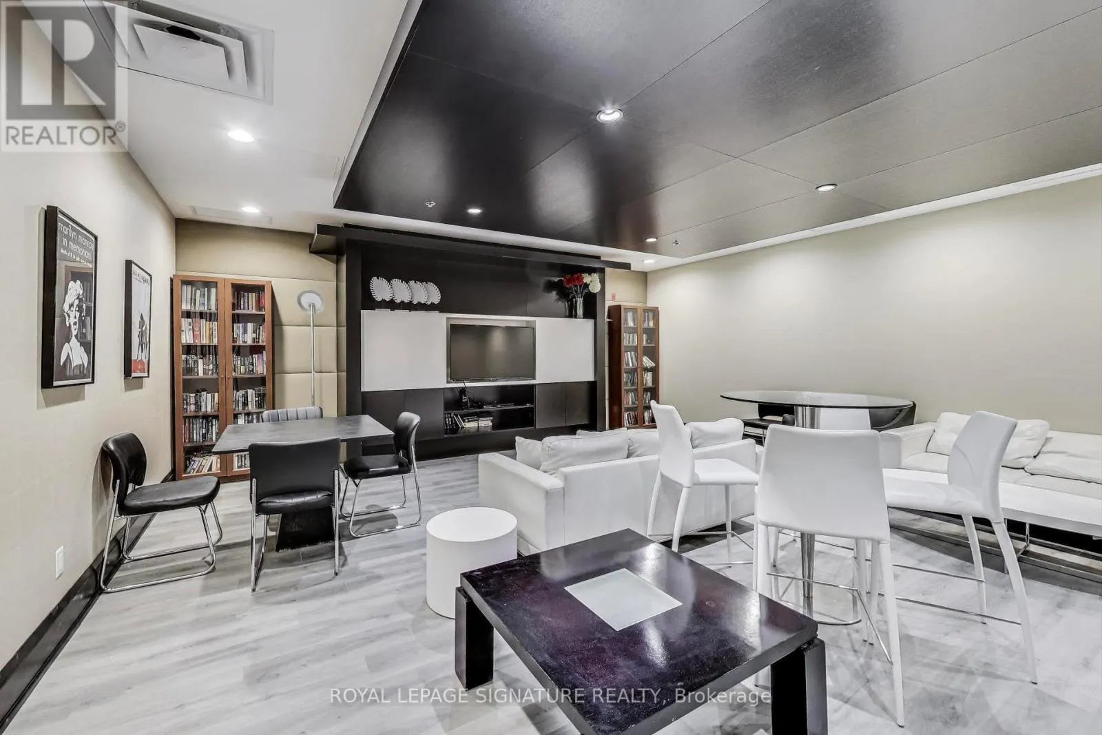 621 - 120 DALLIMORE CIRCLE