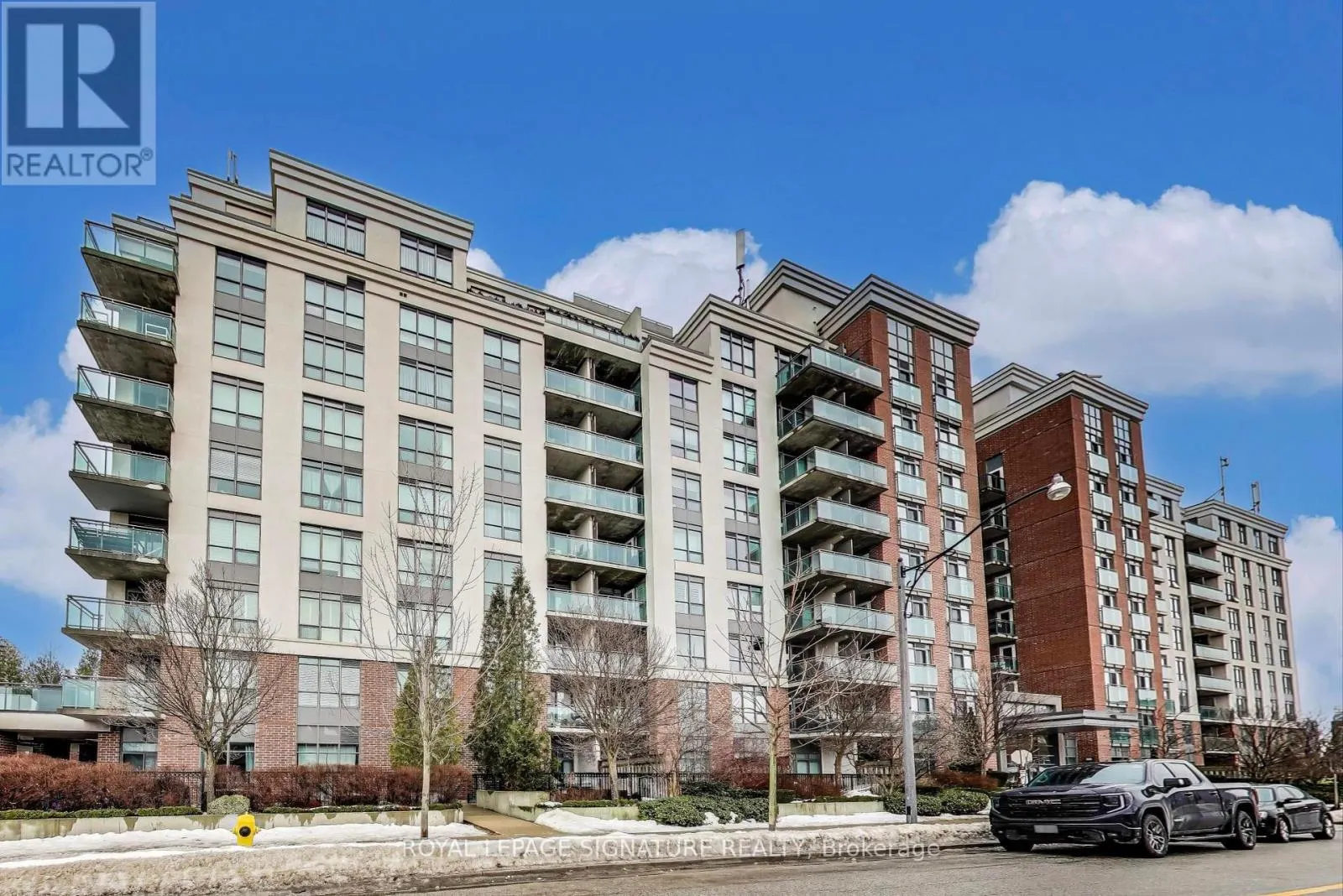 621 - 120 DALLIMORE CIRCLE