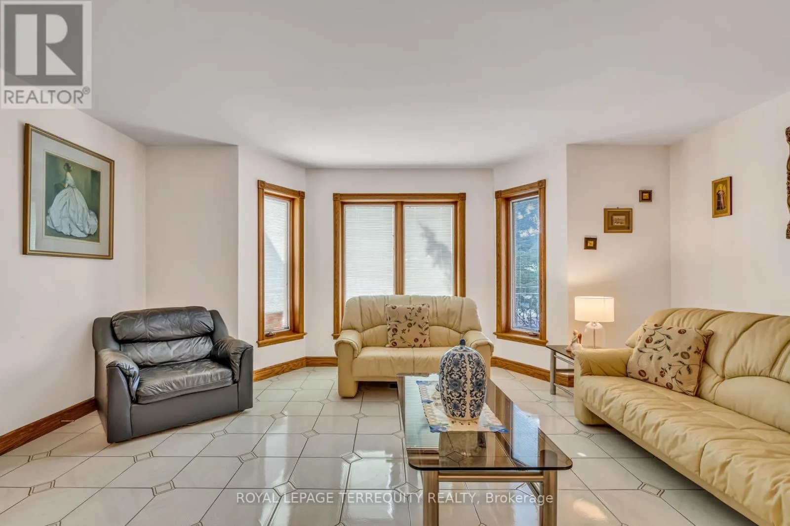 531 LAUDER AVENUE E