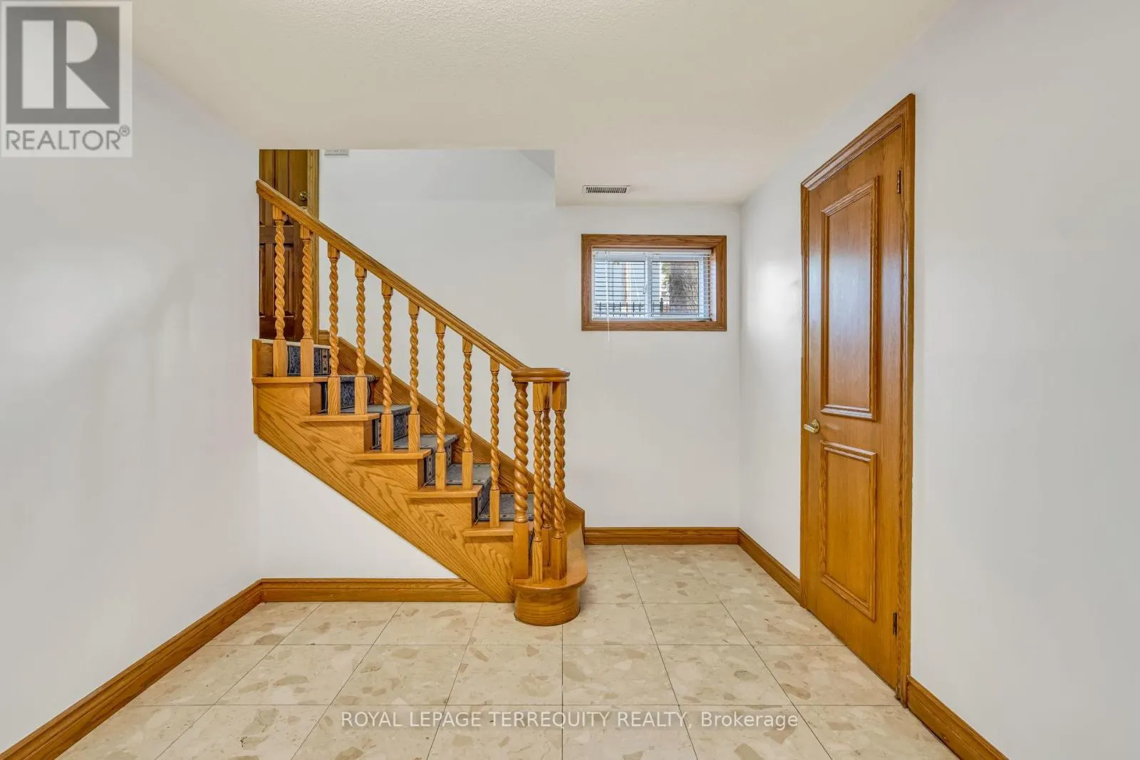 531 LAUDER AVENUE E