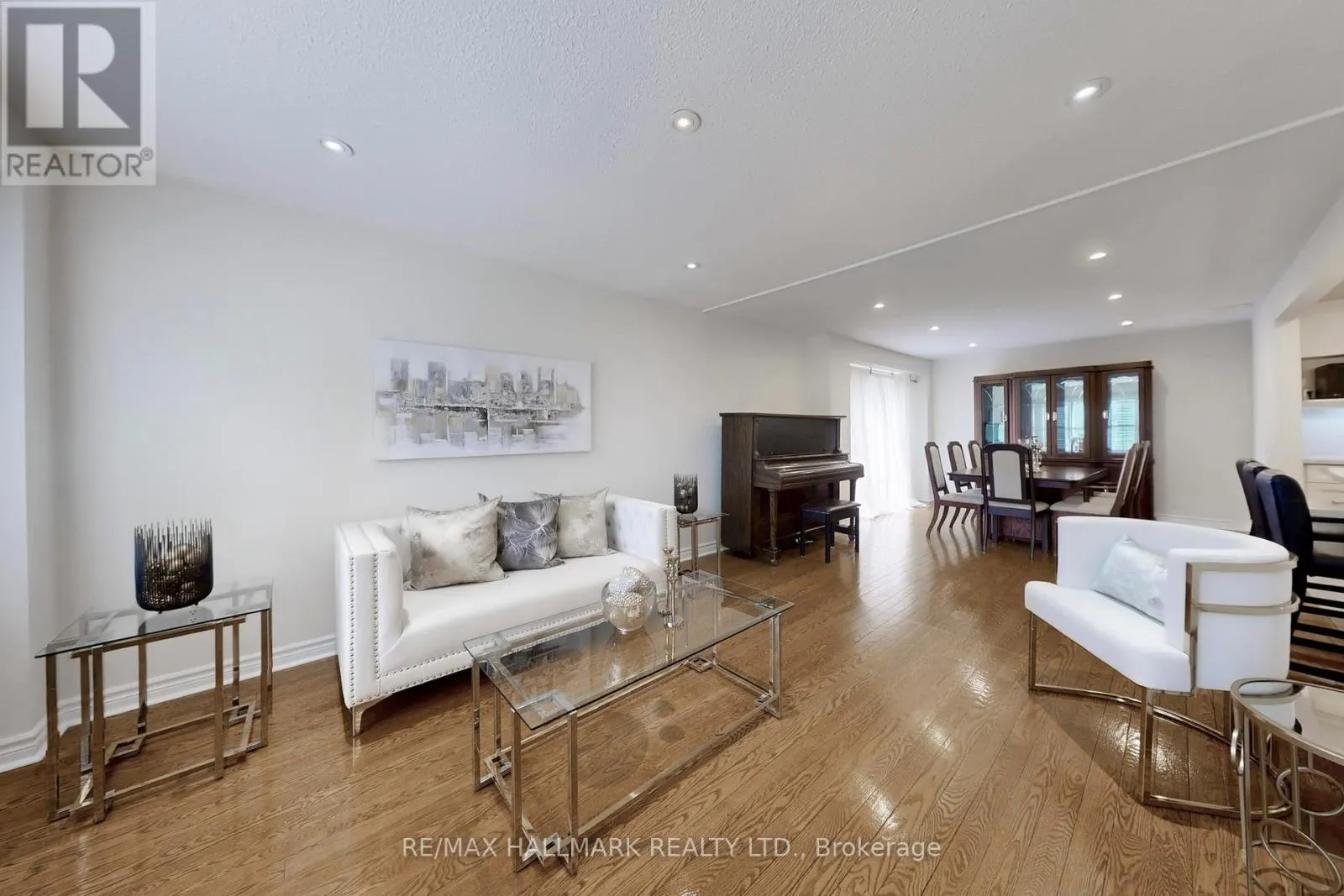 2 BUTTERFIELD DRIVE