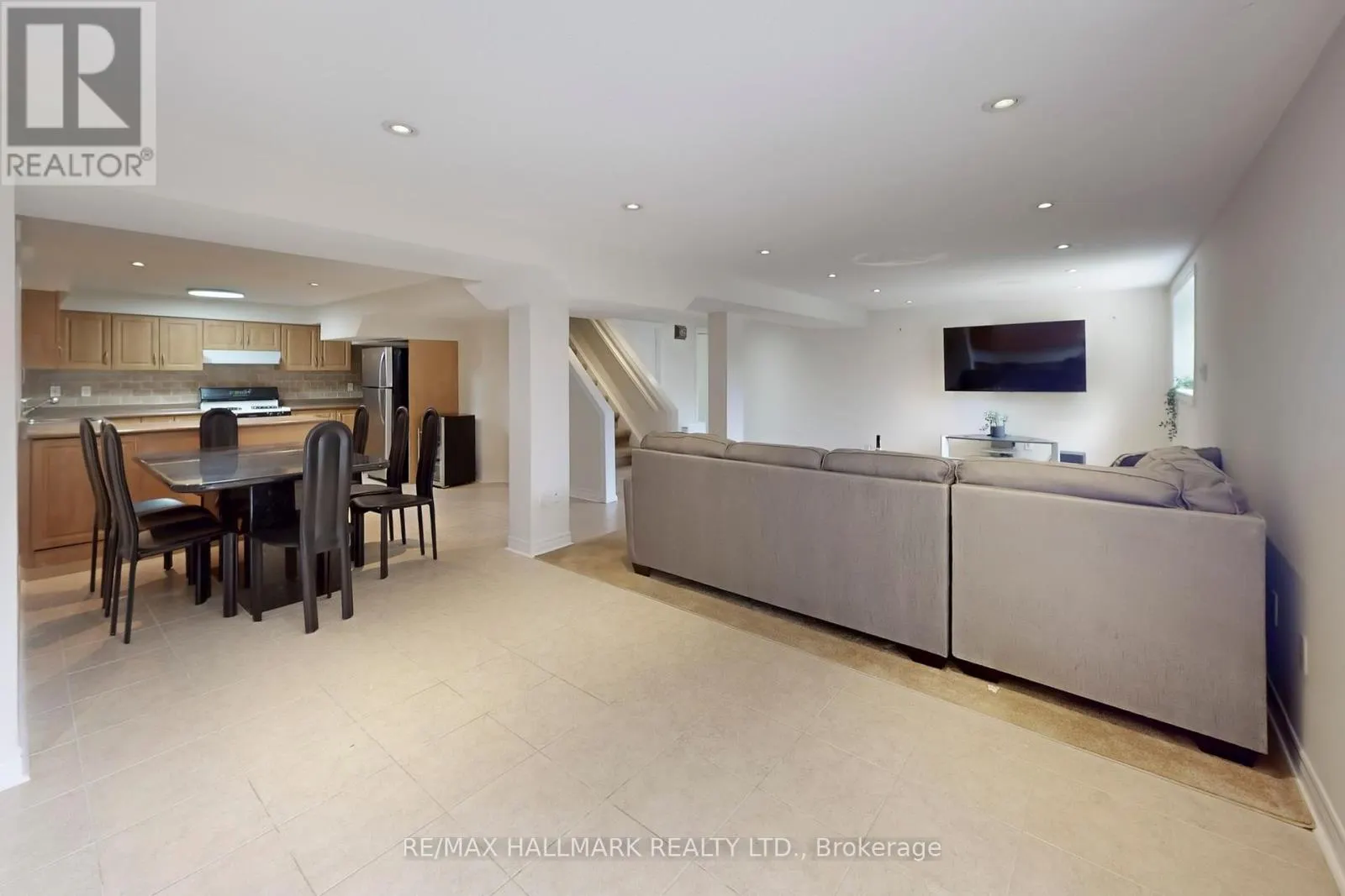 2 BUTTERFIELD DRIVE