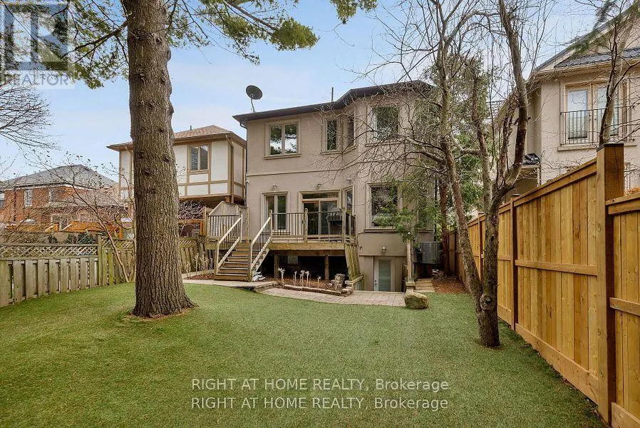 8 RUTHERGLEN ROAD