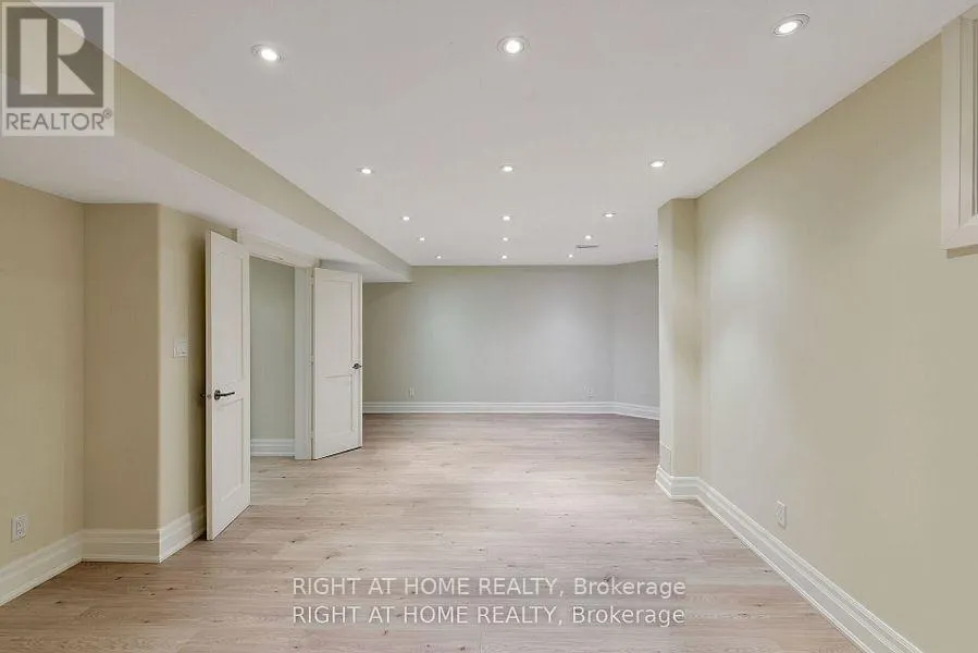 8 RUTHERGLEN ROAD