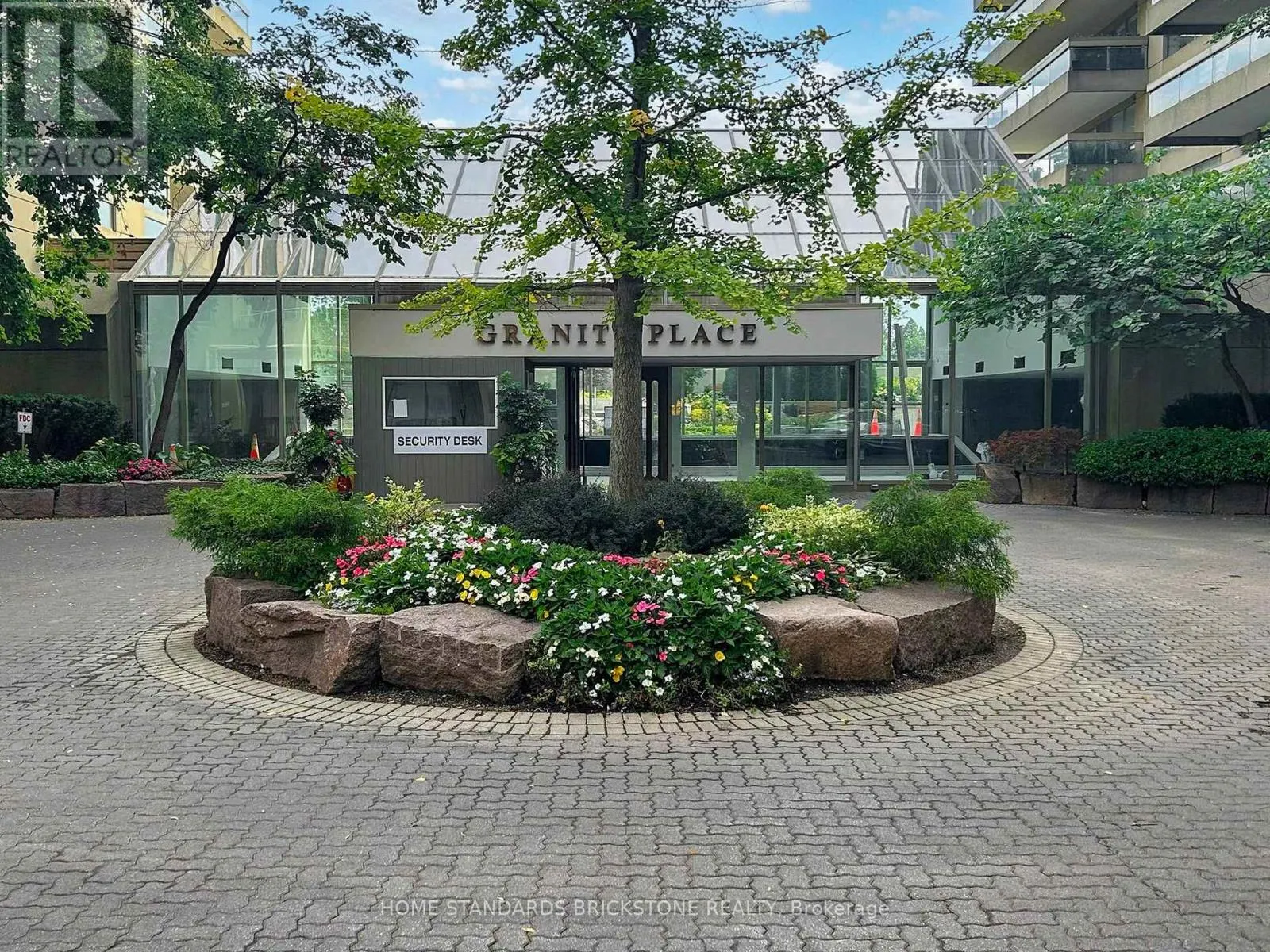 1102 - 61 ST CLAIR AVENUE W