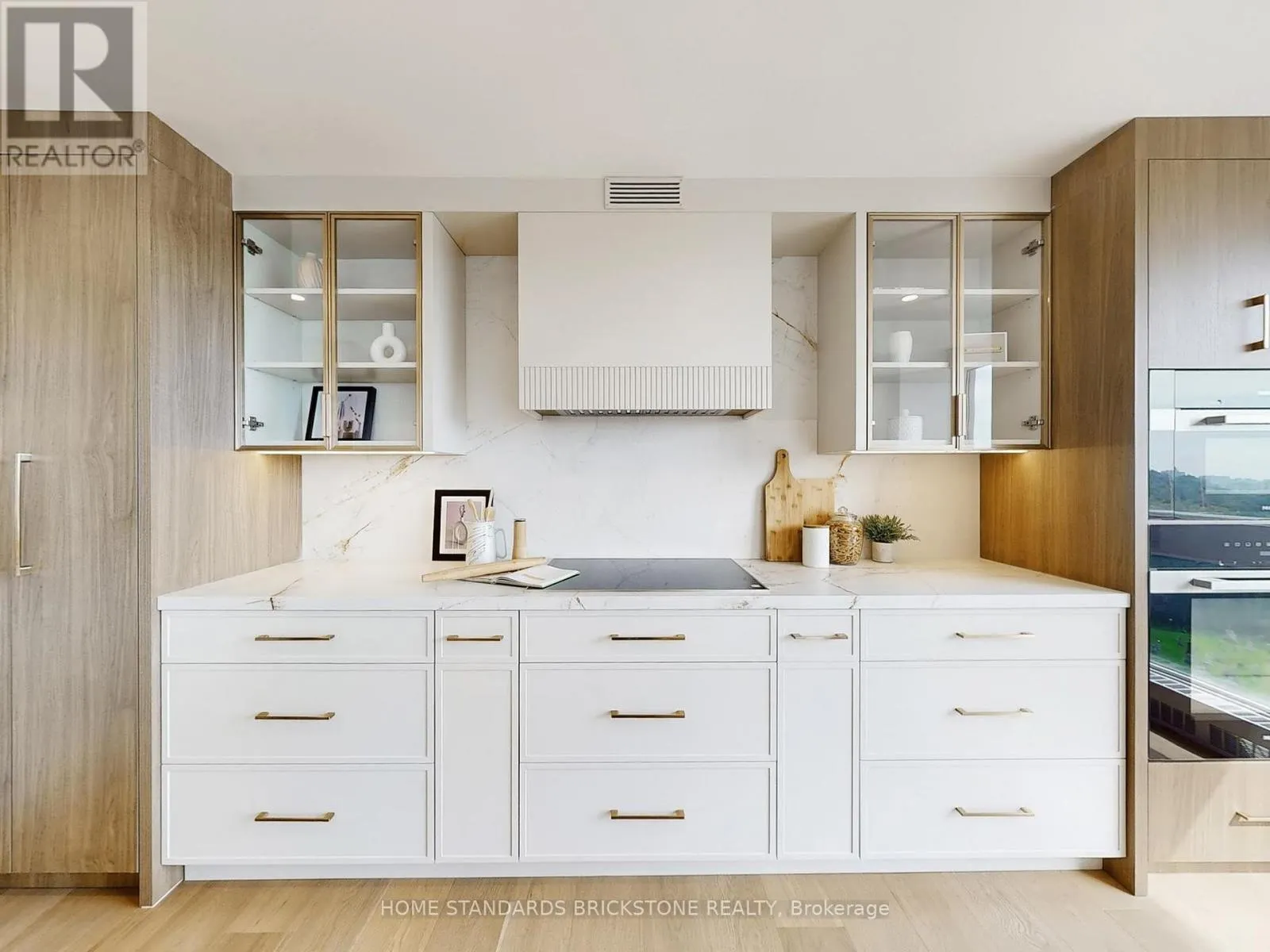 1102 - 61 ST CLAIR AVENUE W