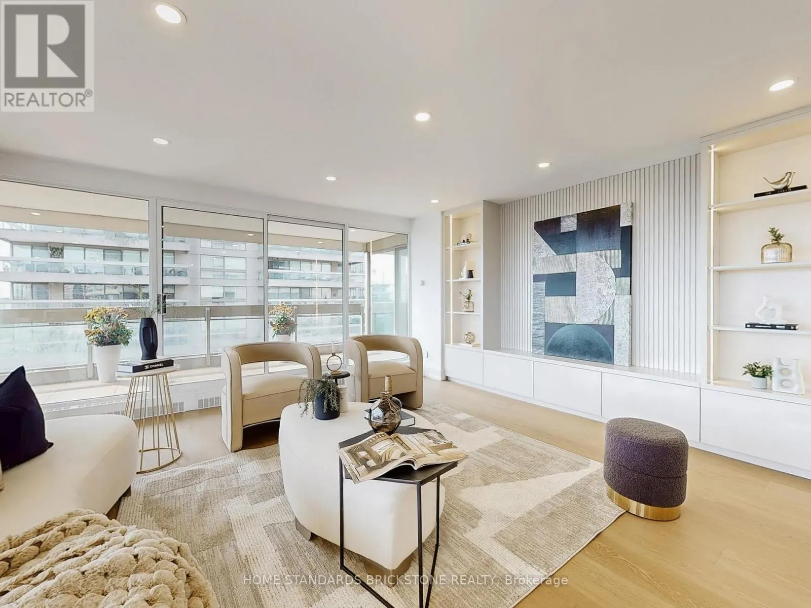 1102 - 61 ST CLAIR AVENUE W