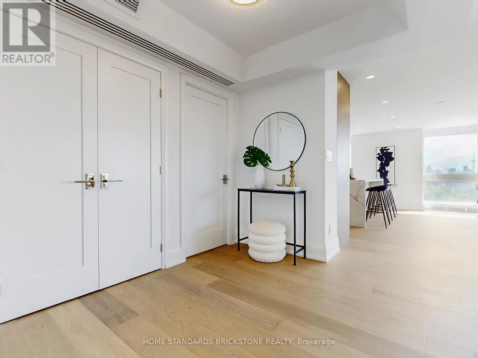 1102 - 61 ST CLAIR AVENUE W