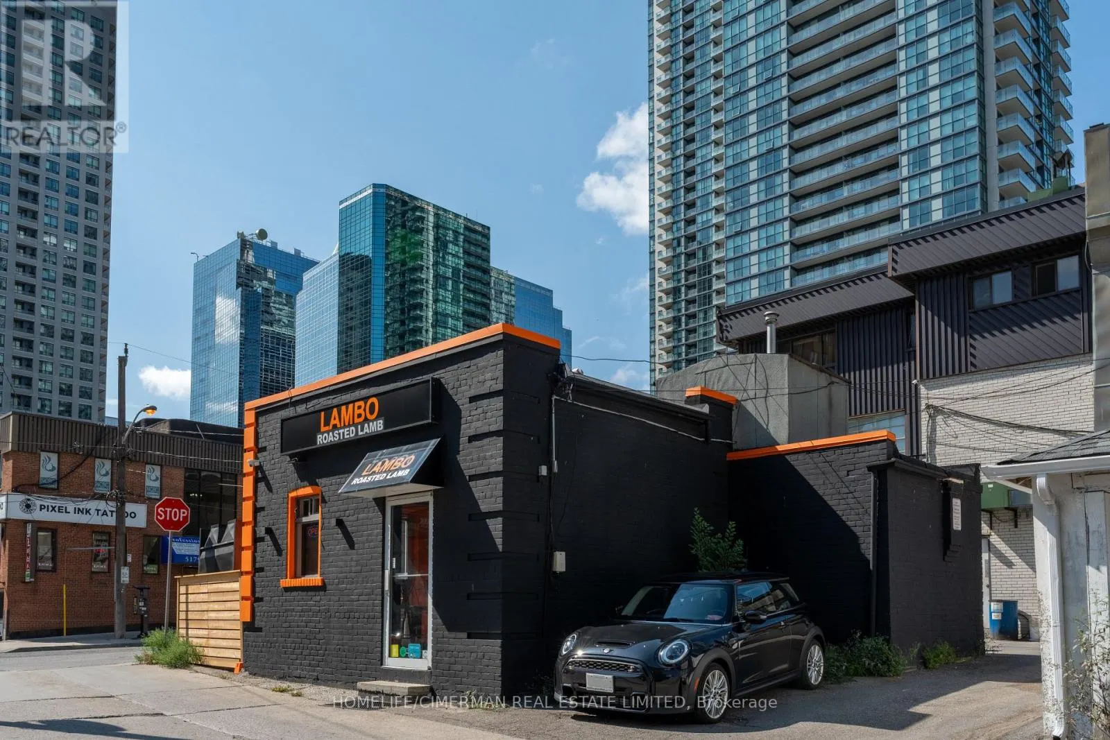 8 KINGSDALE AVENUE
