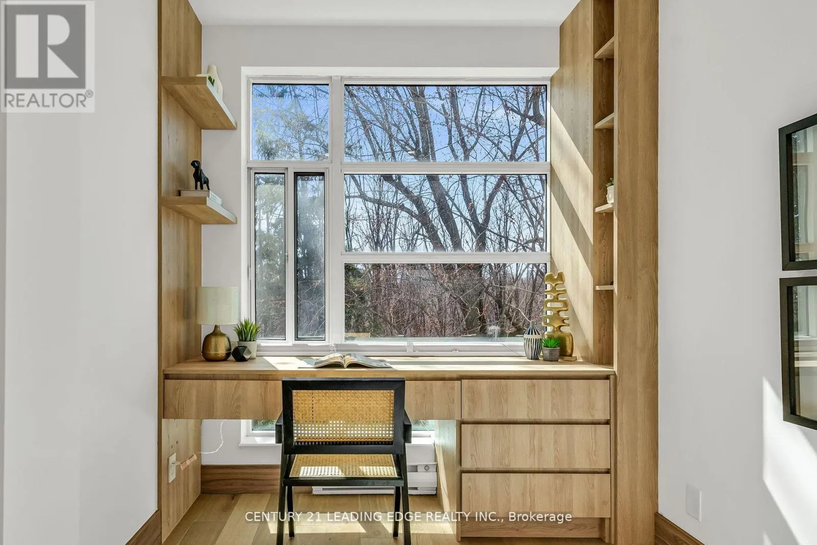 208 - 1 WATERGARDEN WAY