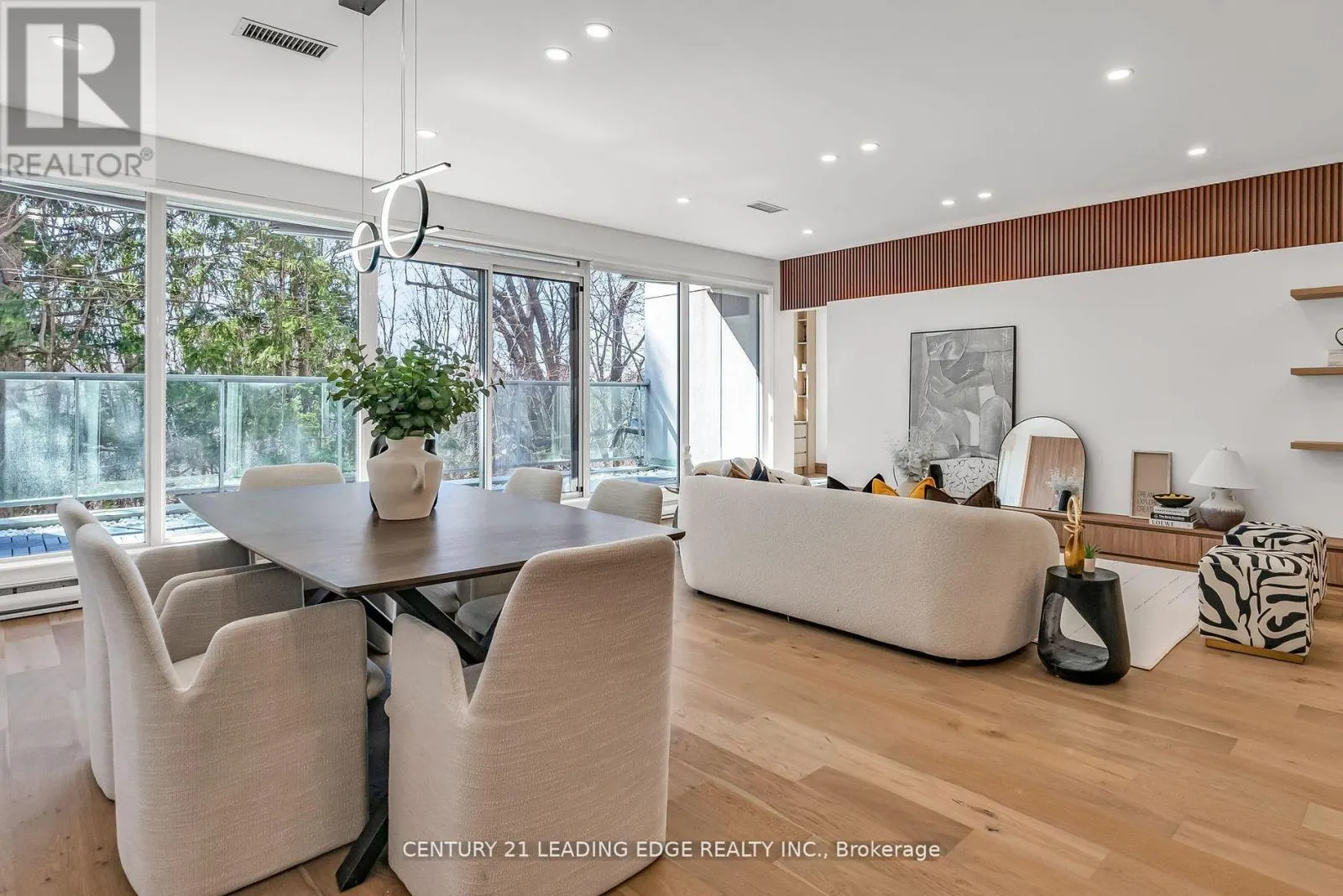 208 - 1 WATERGARDEN WAY