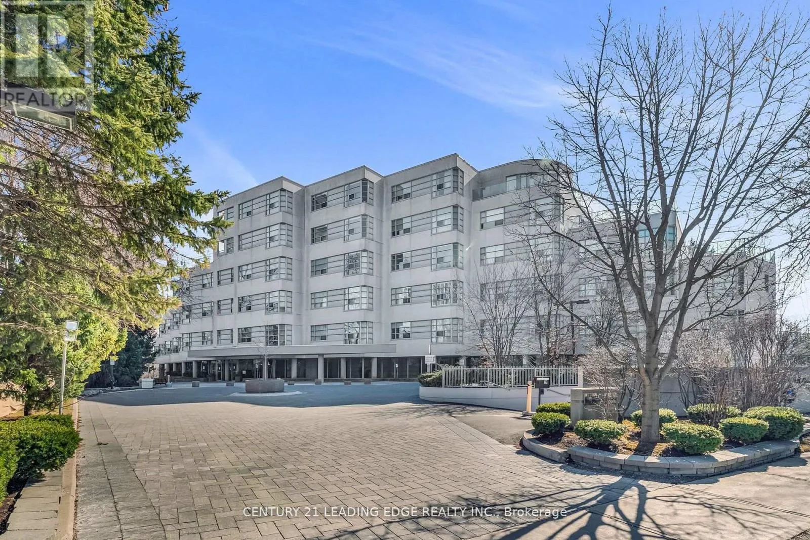 208 - 1 WATERGARDEN WAY
