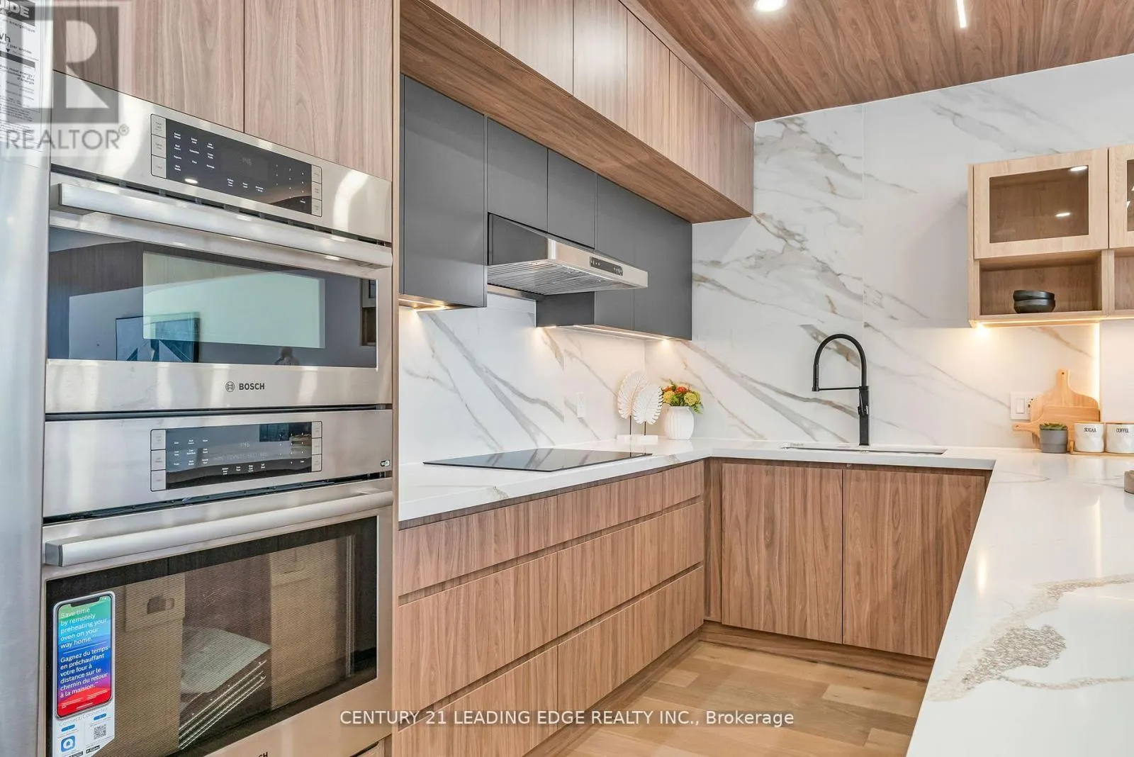 208 - 1 WATERGARDEN WAY