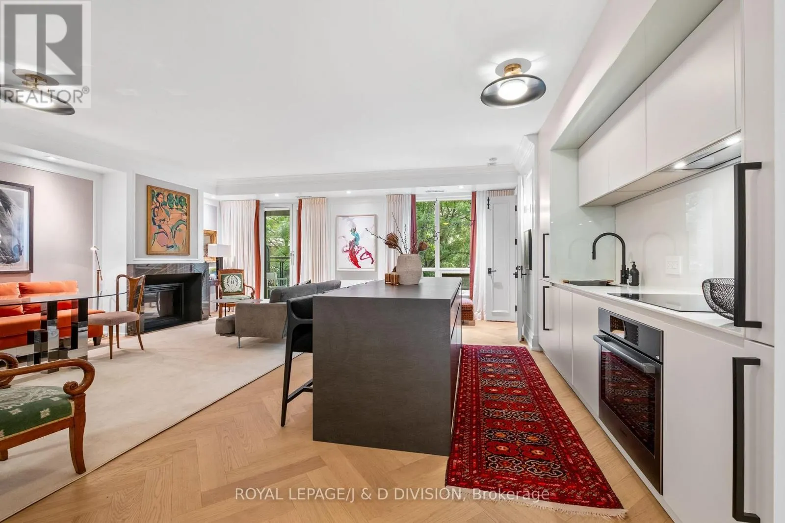 301 - 20 SCRIVENER SQUARE