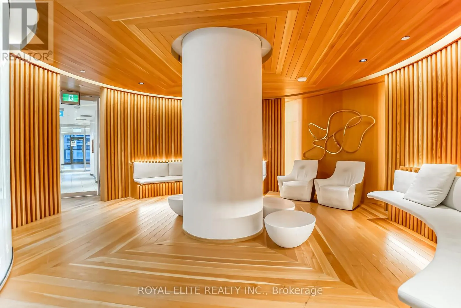 612 - 11 WELLESLEY STREET W