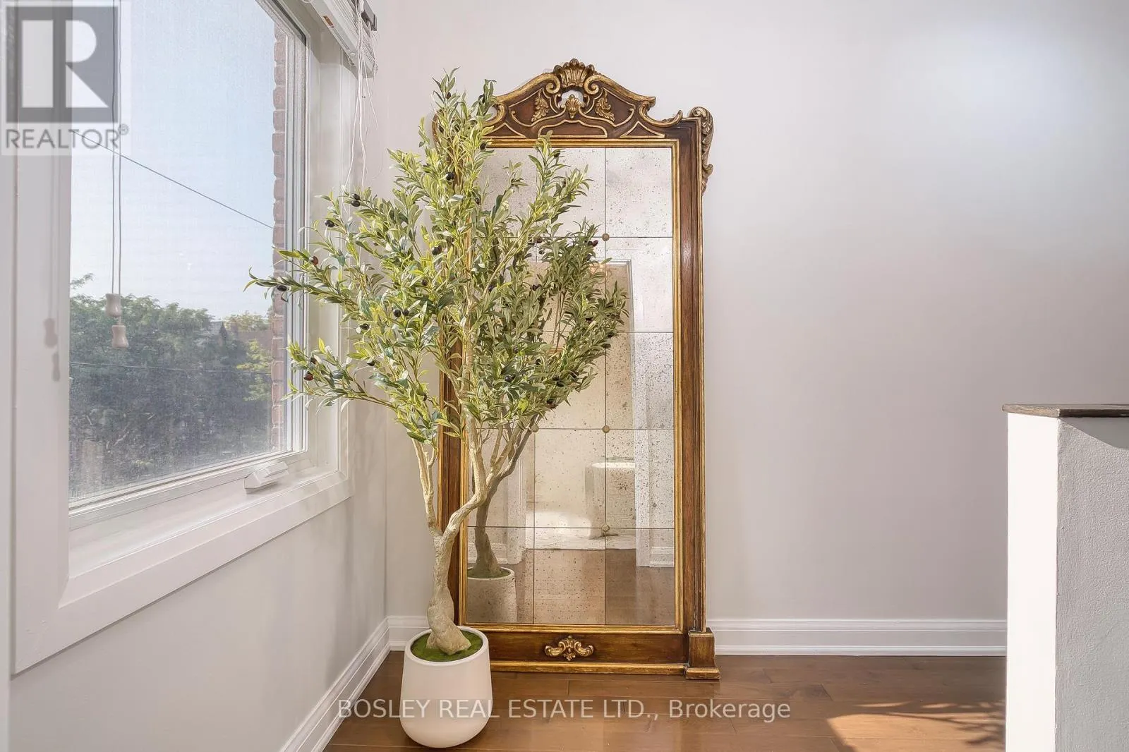 81 BEACONSFIELD AVENUE