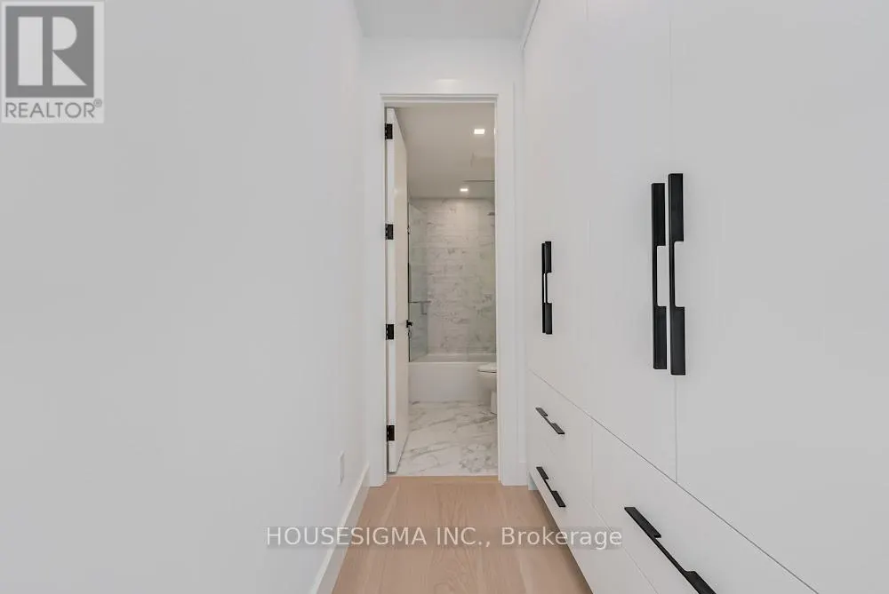 188 DUPLEX AVENUE