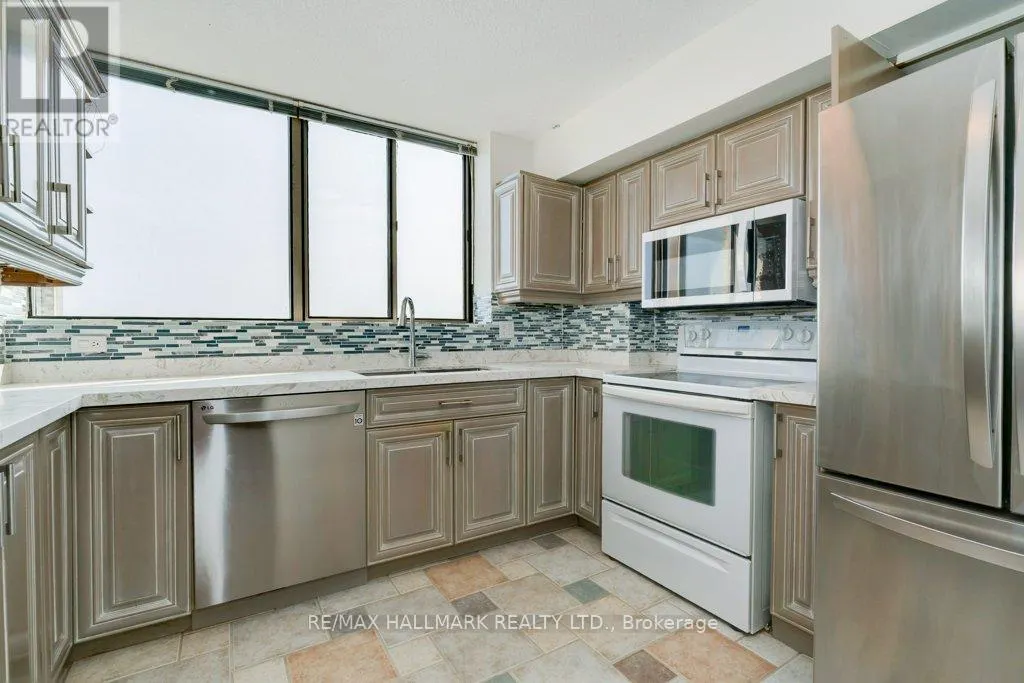 1501 - 260 QUEENS QUAY W
