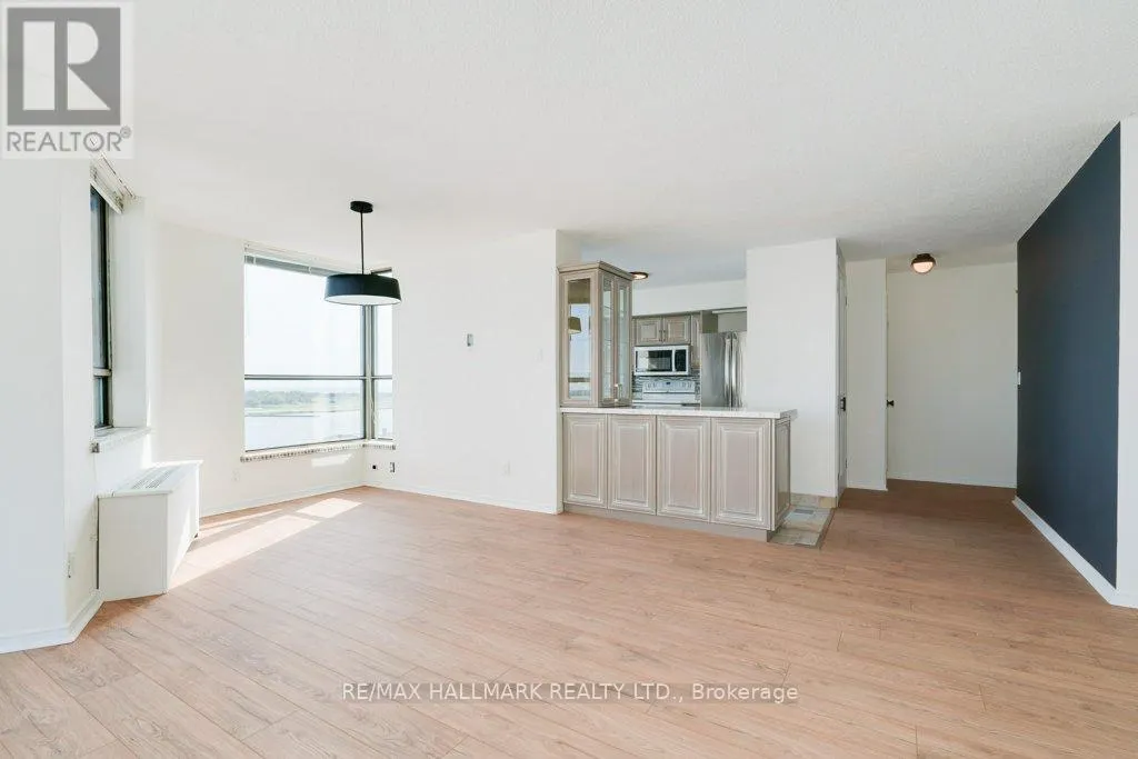 1501 - 260 QUEENS QUAY W