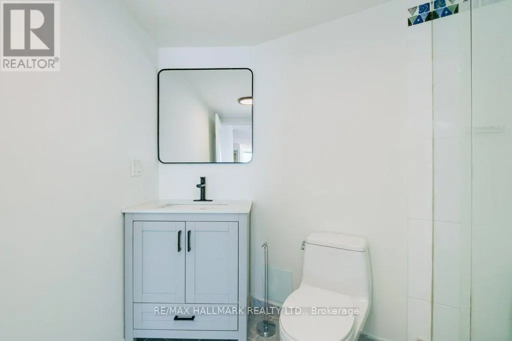 1501 - 260 QUEENS QUAY W