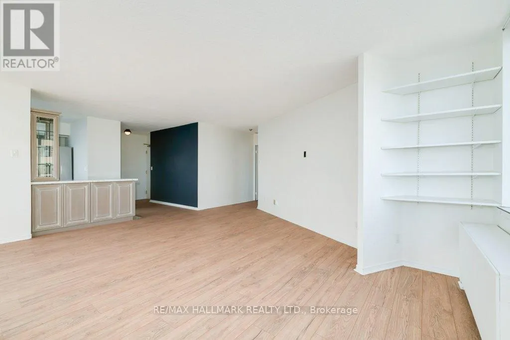 1501 - 260 QUEENS QUAY W