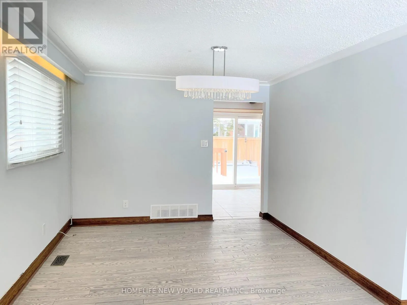 58 MARATHON CRESCENT