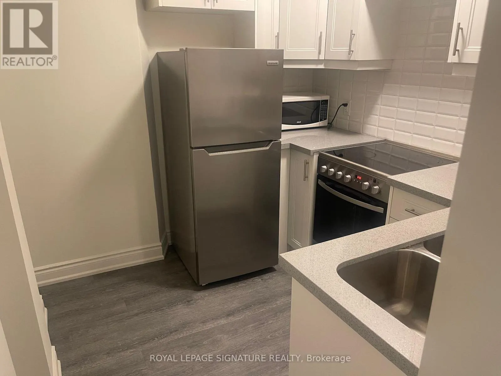 24 - 394 DOVERCOURT ROAD