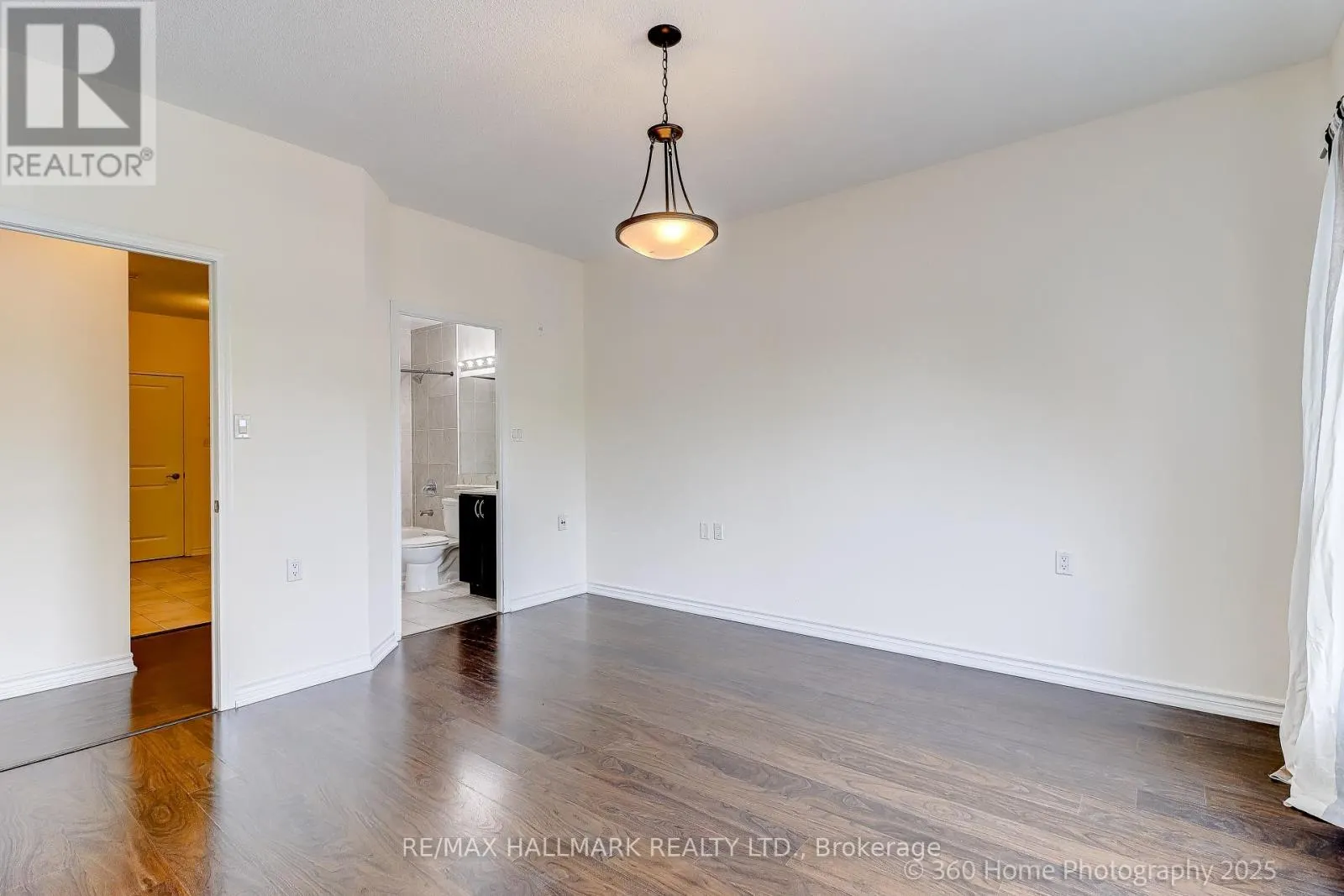 105 - 872 SHEPPARD AVENUE W