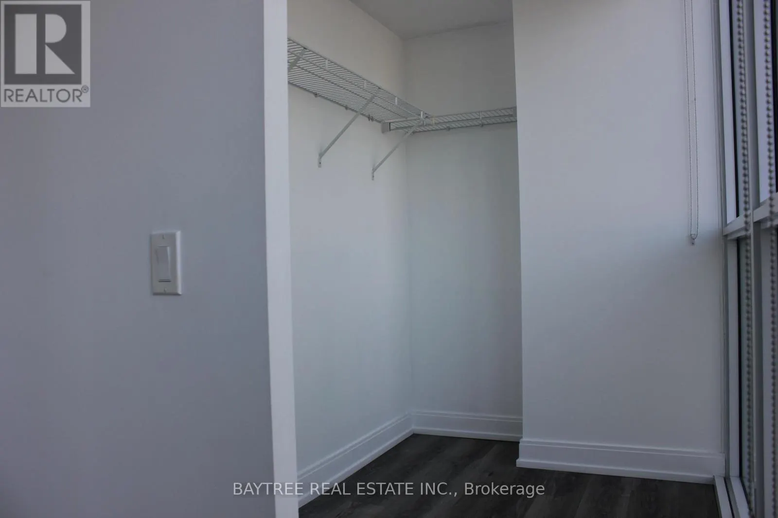 1811 - 181 DUNDAS STREET E