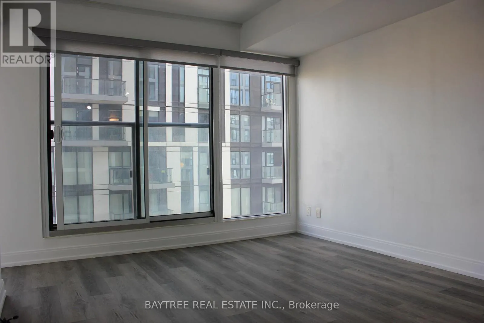 1811 - 181 DUNDAS STREET E
