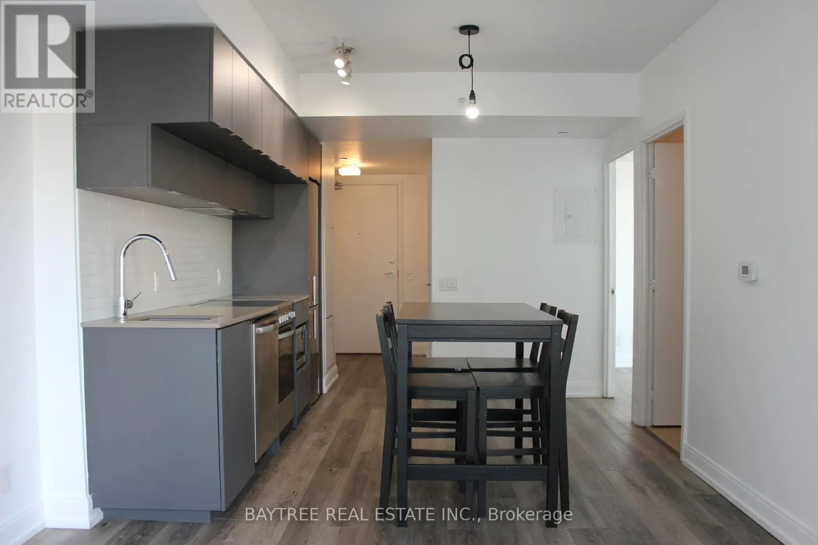 1811 - 181 DUNDAS STREET E