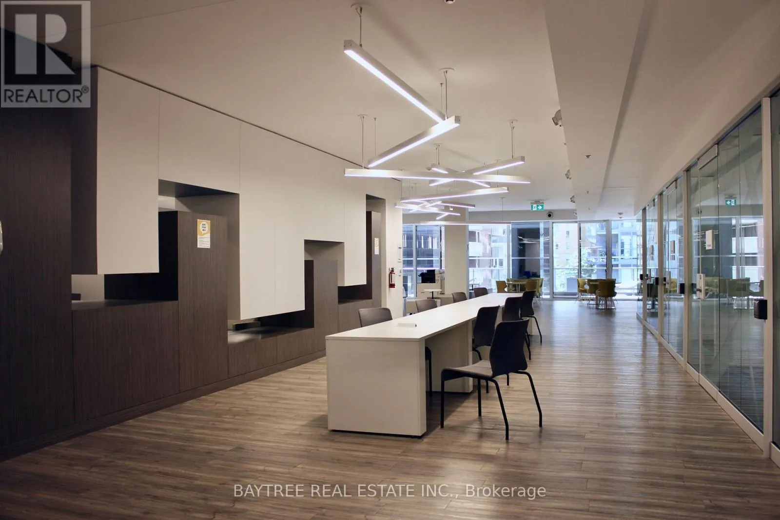 1811 - 181 DUNDAS STREET E