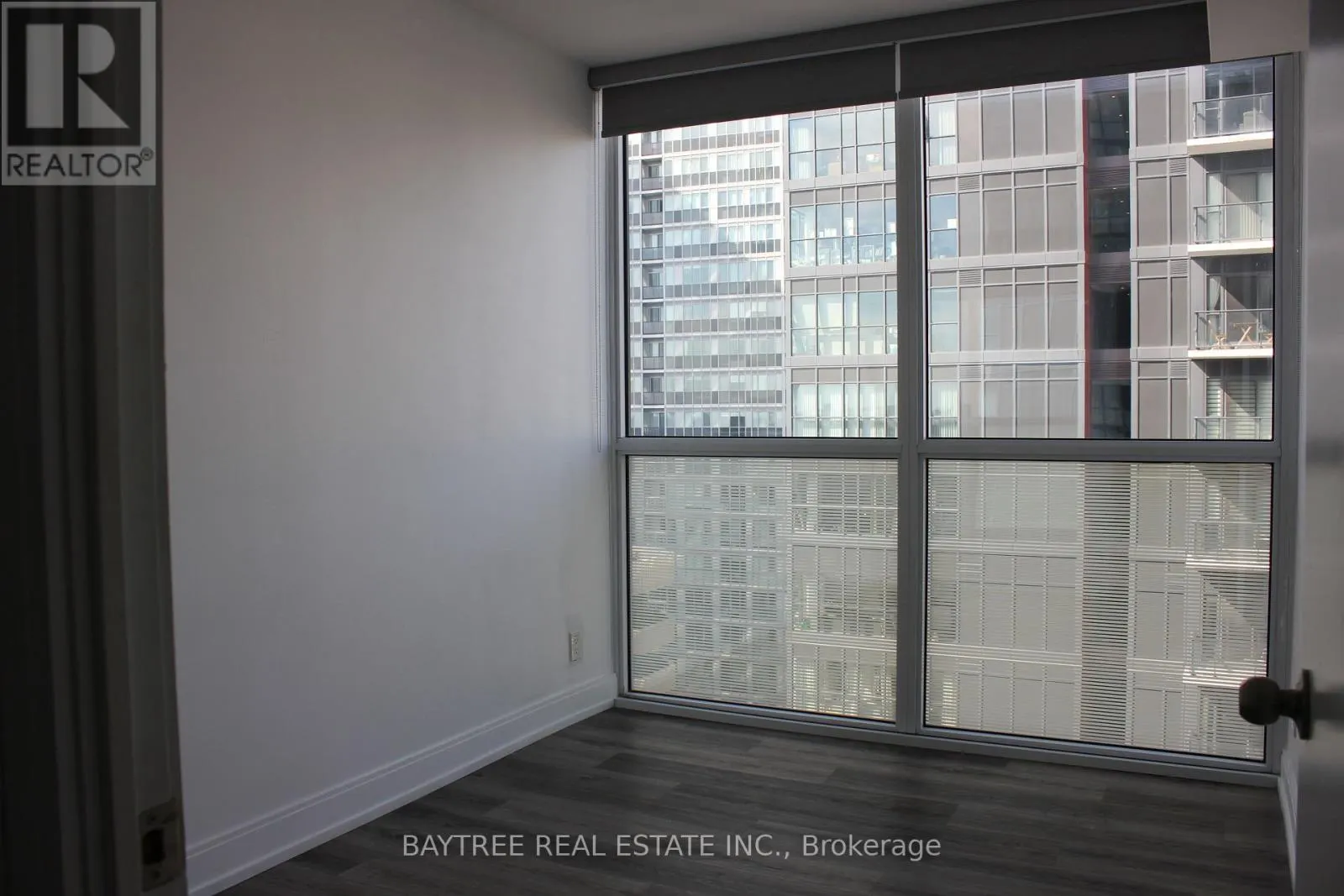 1811 - 181 DUNDAS STREET E