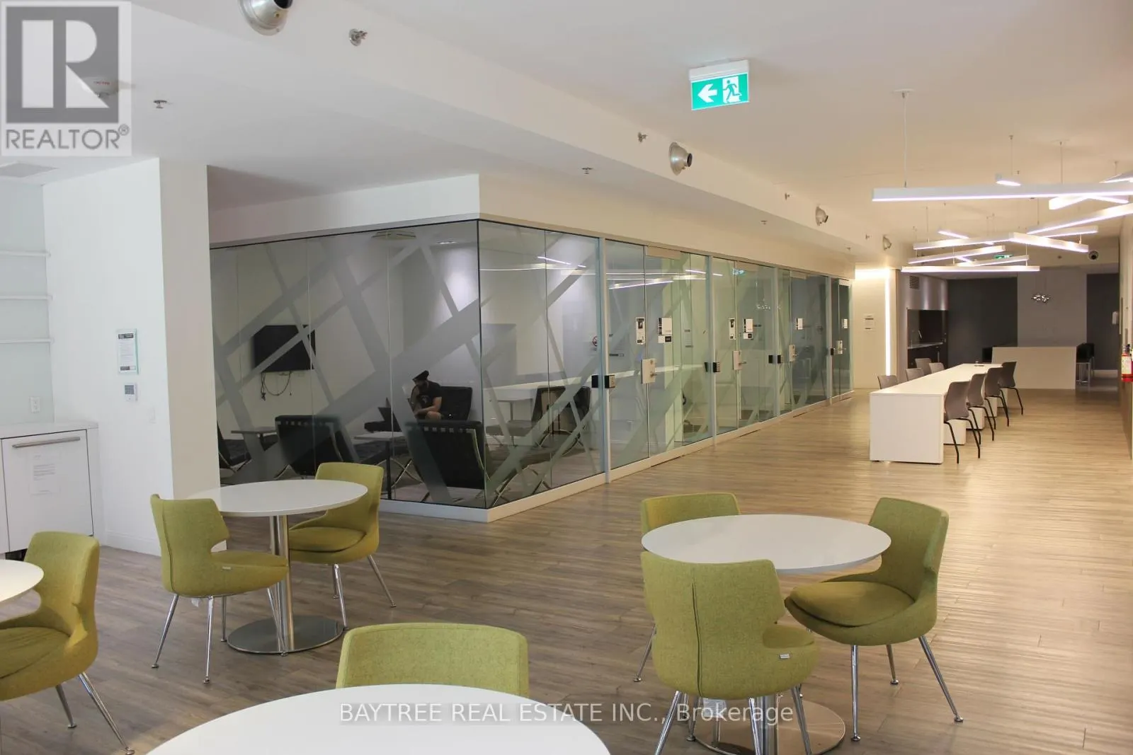 1811 - 181 DUNDAS STREET E