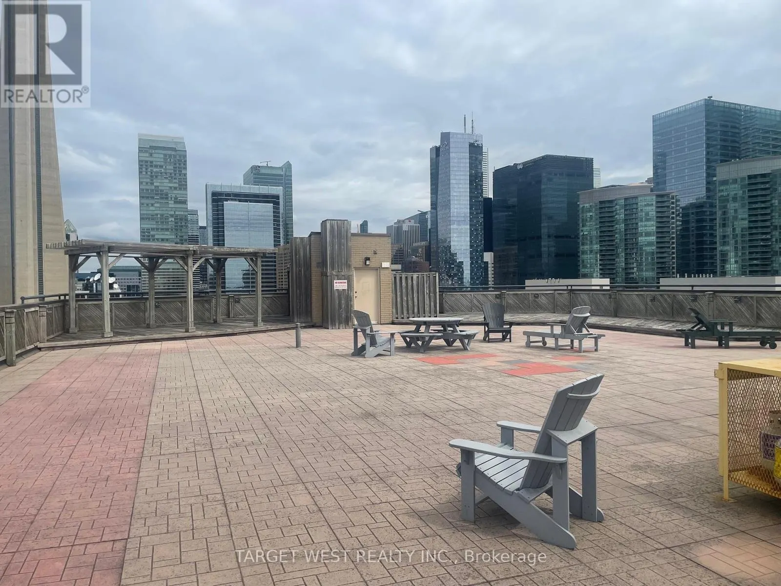 1903 - 250 QUEENS QUAY W