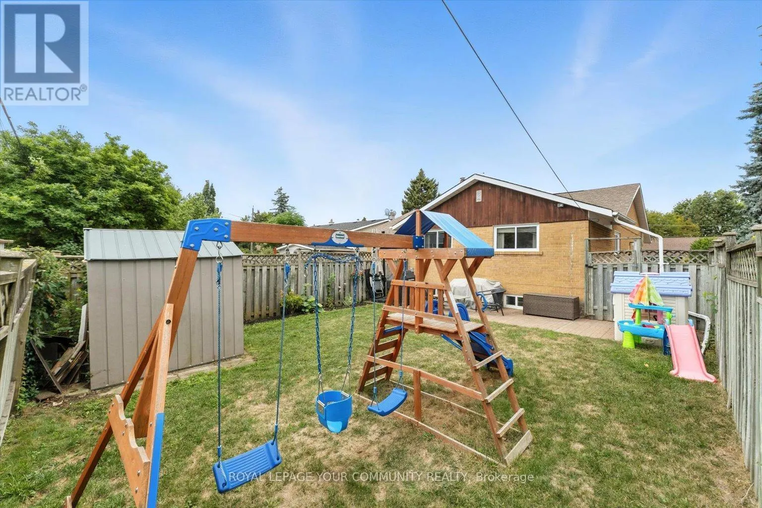 33 MURELLEN CRESCENT