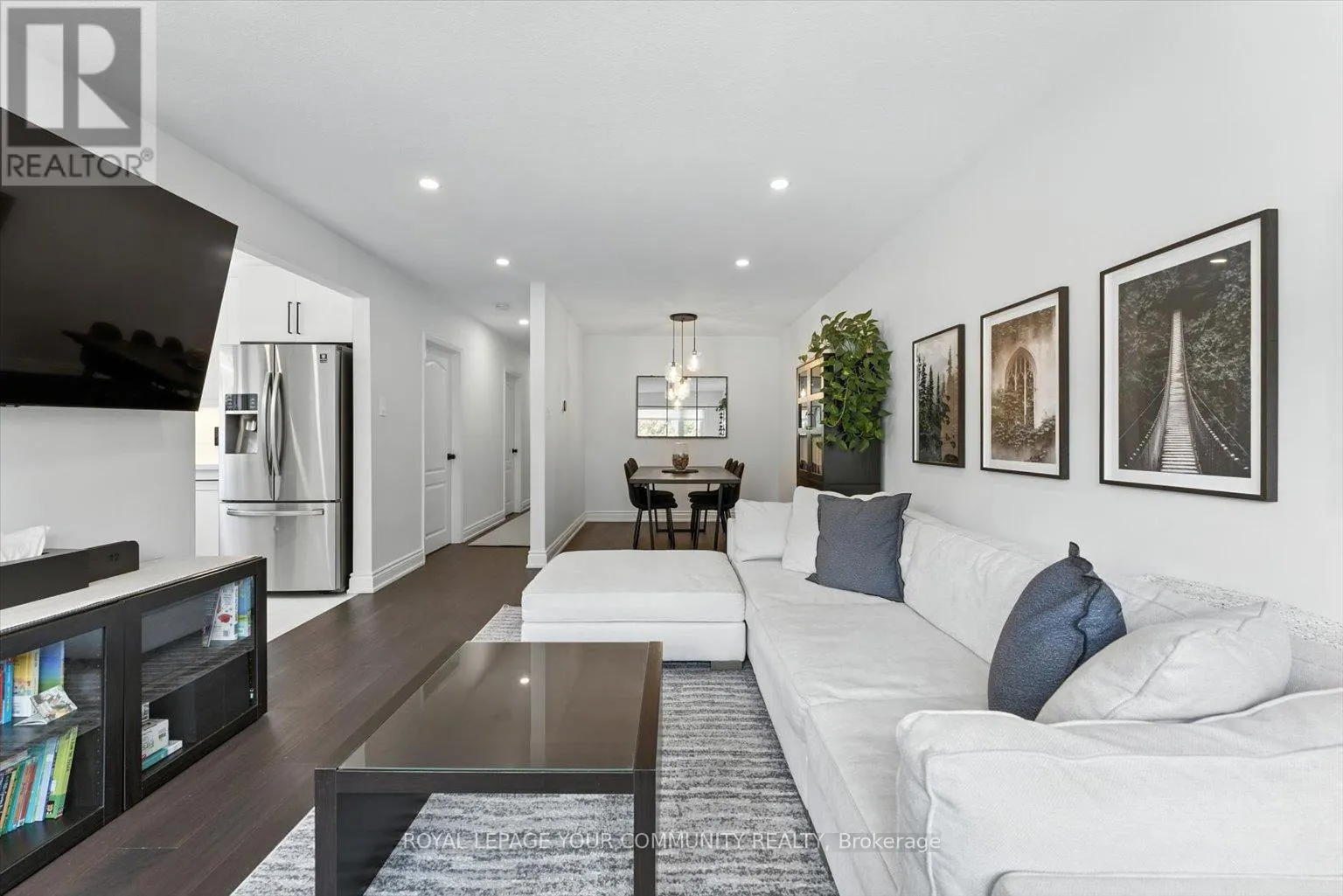 33 MURELLEN CRESCENT