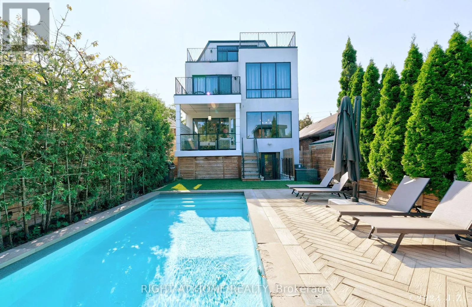 521 ATLAS AVENUE
