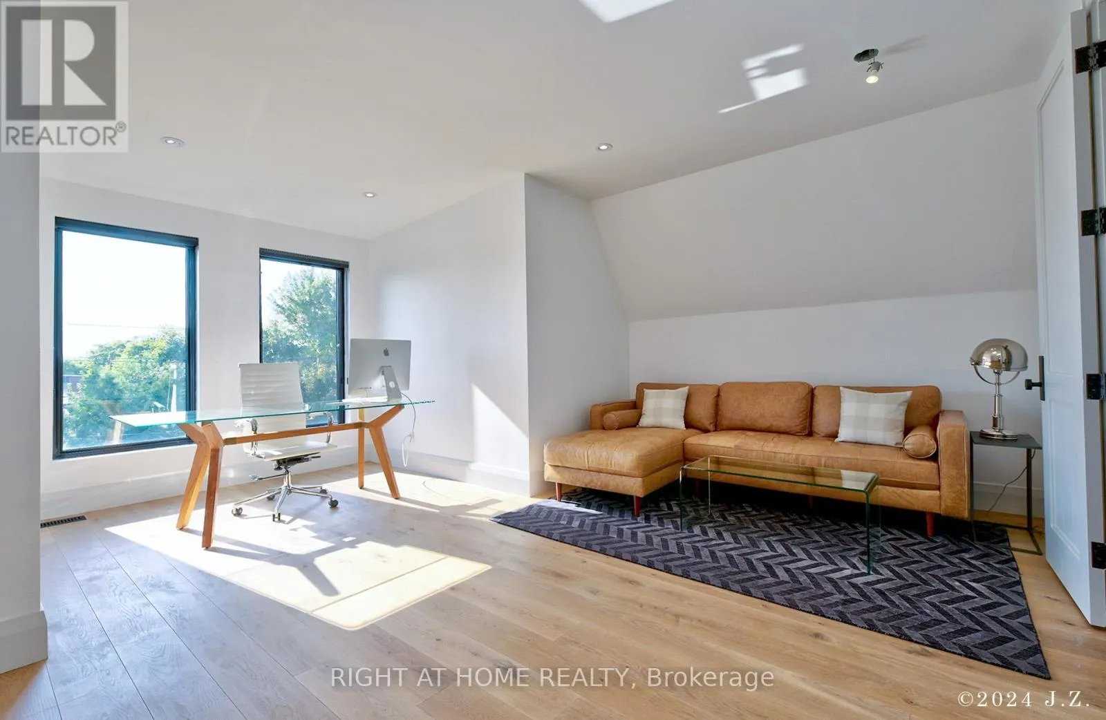 521 ATLAS AVENUE