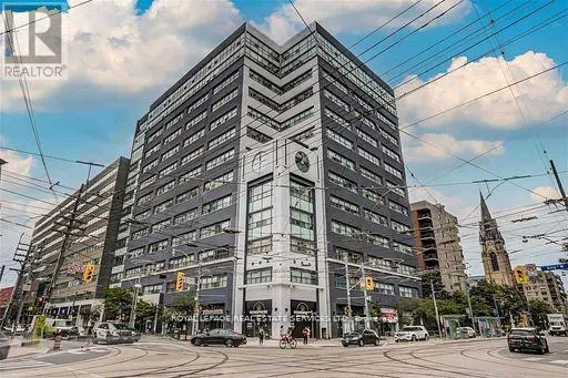 PH13 - 700 KING STREET W
